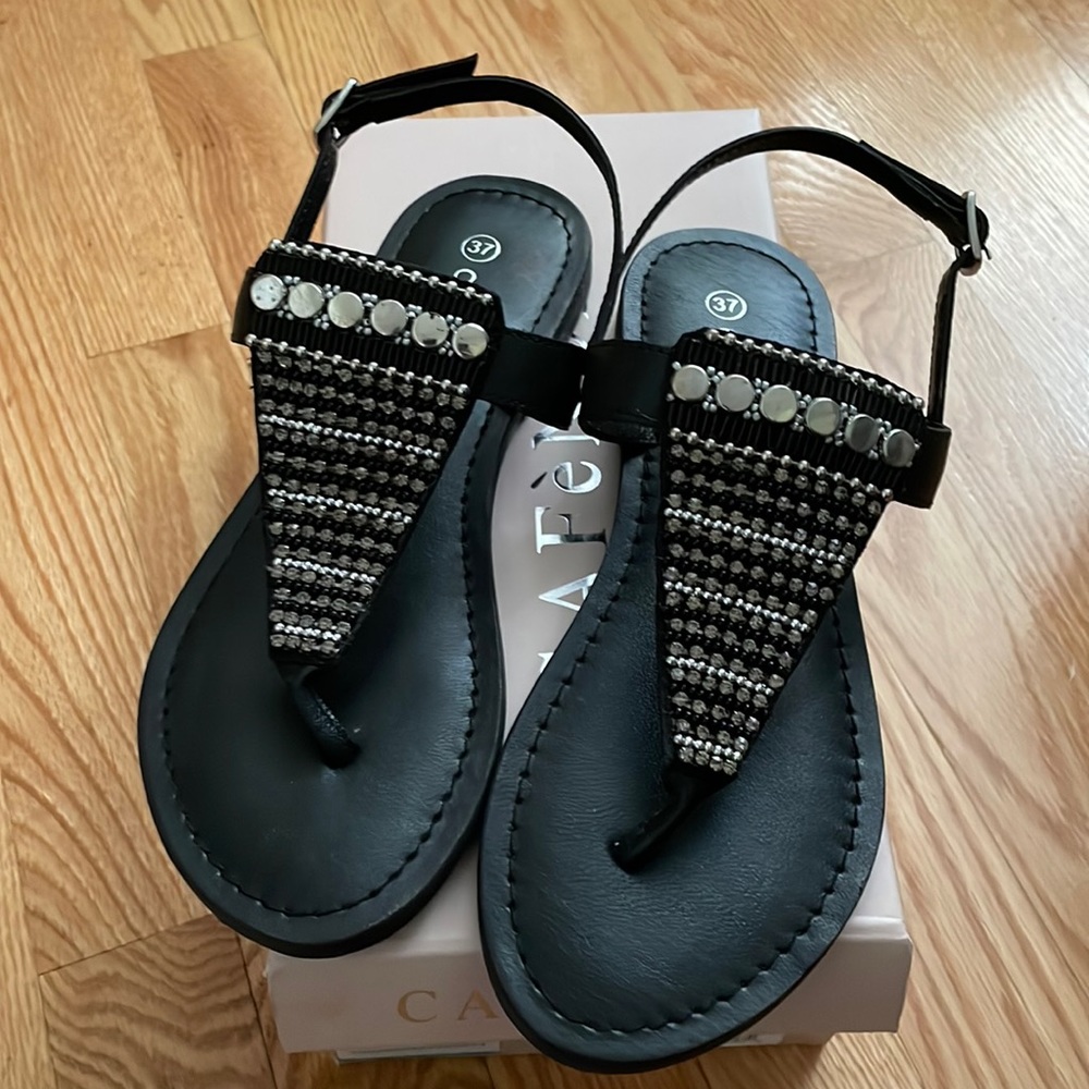CafeNoir black flat sandals size US 7, EU 37